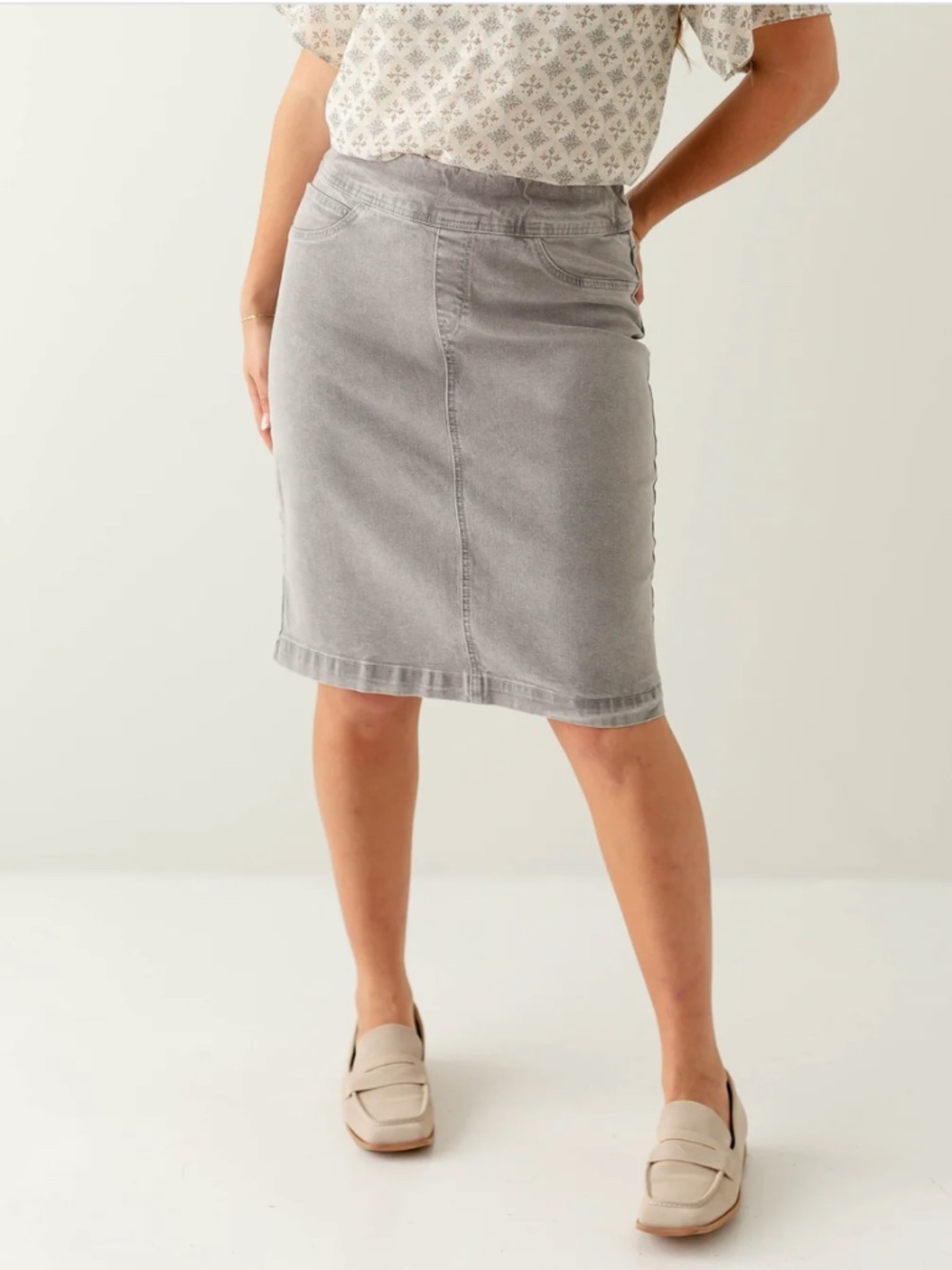 Main Street Exchange Sara Classic Knee Length Denim Skirt